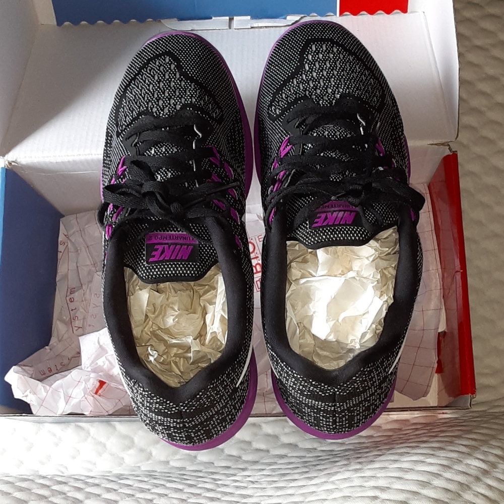 NIKE BETTER WORLD WOMEN'S SNEAKERS - Picture 4 of 7